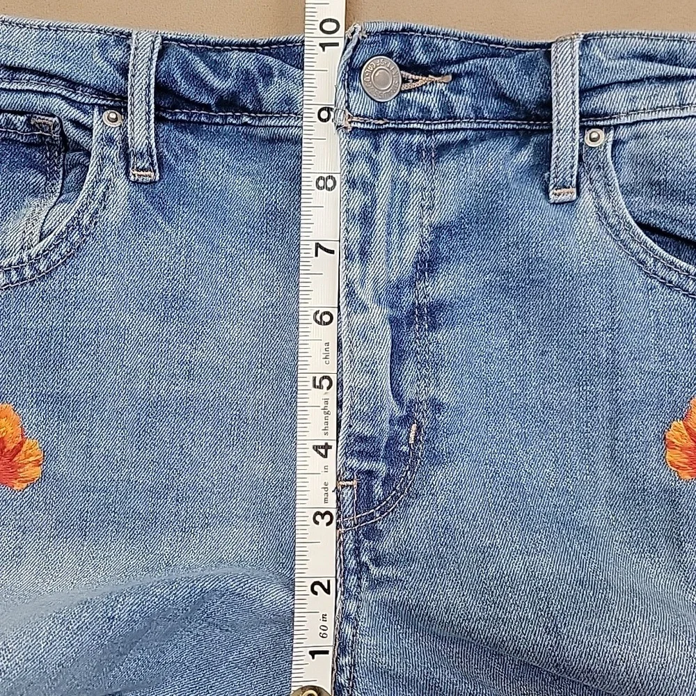 Limited Edition Levi's 721 Blue Jeans with Floral Poppy Embroidery Size 32 EUC - Picture 7 of 16